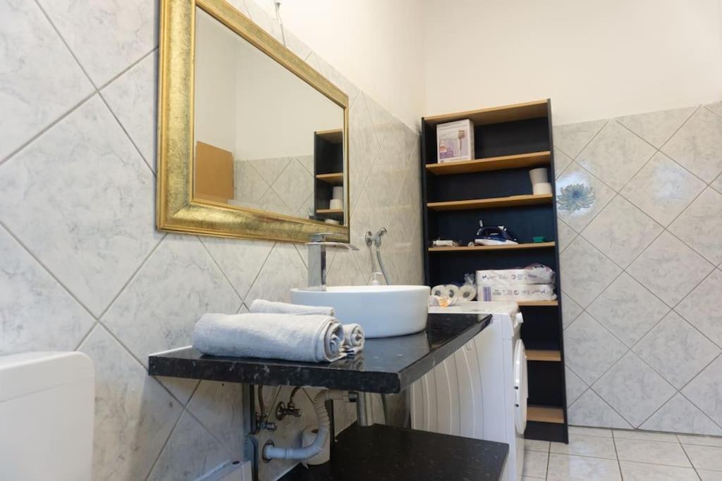 Apartment In Wuppertal - Charmante 3-Zimmer-Oase Mit Kamin Und Badewanne Экстерьер фото