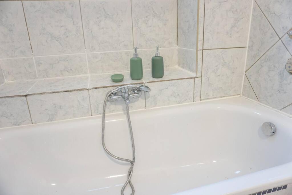 Apartment In Wuppertal - Charmante 3-Zimmer-Oase Mit Kamin Und Badewanne Экстерьер фото