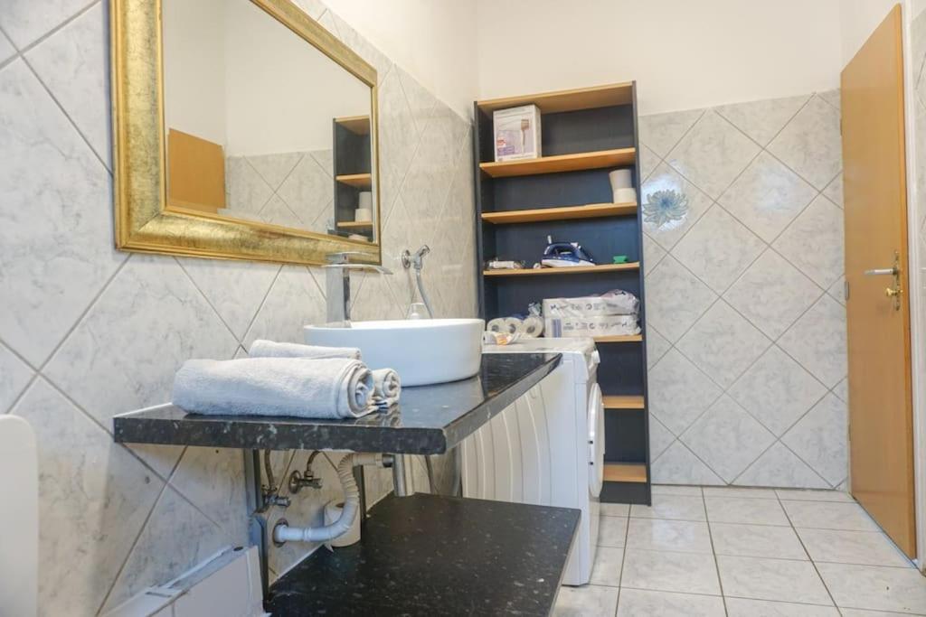 Apartment In Wuppertal - Charmante 3-Zimmer-Oase Mit Kamin Und Badewanne Экстерьер фото