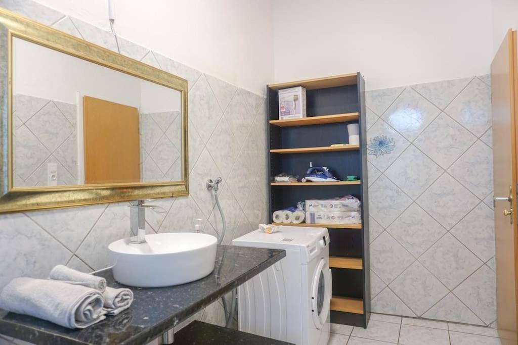 Apartment In Wuppertal - Charmante 3-Zimmer-Oase Mit Kamin Und Badewanne Экстерьер фото